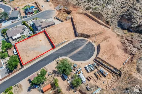 84 E 100 St N, La Verkin, UT 84745
