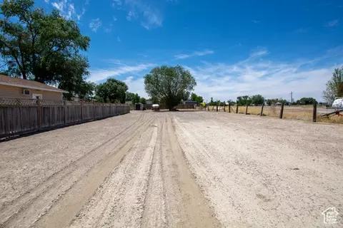 Exterior - 145 E Ctr, Lynndyl, UT 84640 photo 5 of 11