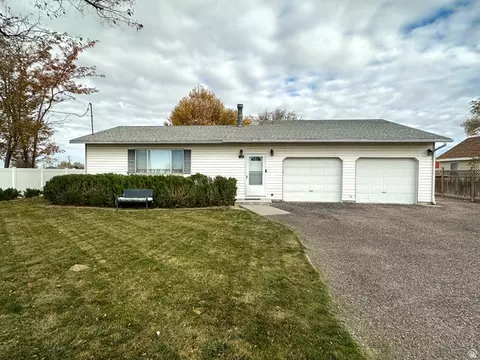 Exterior - 145 E Ctr, Lynndyl, UT 84640 photo 10 of 11