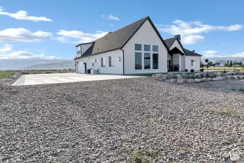 Exterior - 1952 N Sr 118, Monroe, UT 84754 photo 3 of 27