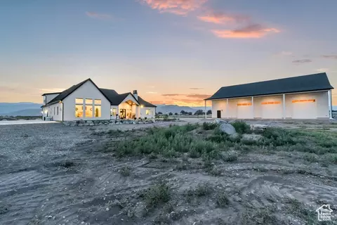 Exterior - 1952 N Sr 118, Monroe, UT 84754 photo 16 of 27