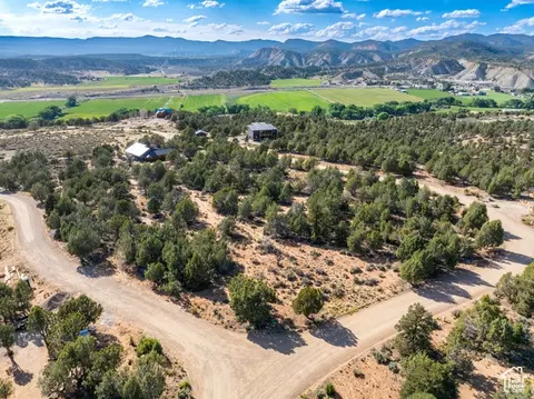 35 Prickley Pearpinyon Pine Dr #35, Orderville, UT 84758