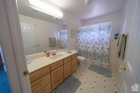 Bath - 190 E 600 N, Ferron, UT 84523 photo 5 of 7