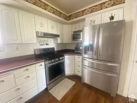 Kitchen - 190 E 600 N, Ferron, UT 84523 photo 3 of 3