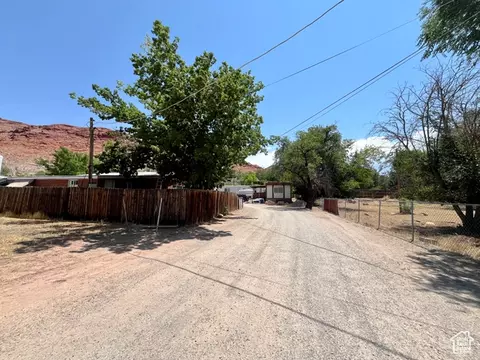Exterior - 221 E 200 N, Moab, UT 84532 photo 17 of 18
