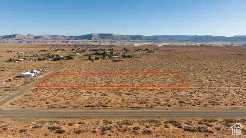 26 Front Ave #26, Big Water, UT 84741