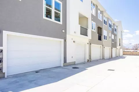 Exterior - 1072 S 2760 E, Spanish Fork, UT 84660 photo 3 of 5