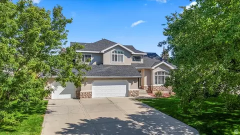 1116 W Wasatch Downs Dr, South Jordan, UT 84095