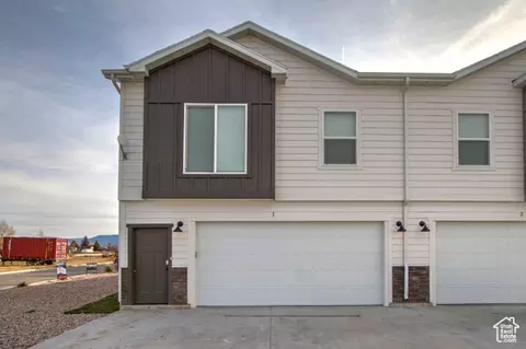 130 W Seasons Loop #UPPER, Garden City, UT 84028