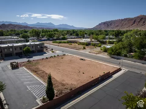 656 W 400 N, Moab, UT 84532 photo 2