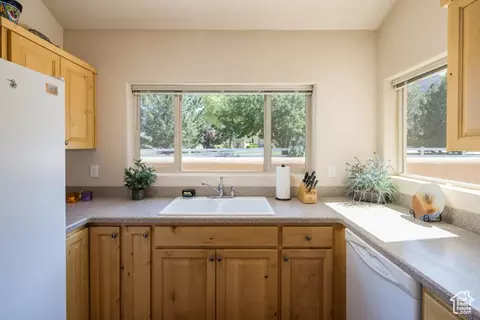Kitchen - 3686 S Spanish Valley Dr #N-2, Moab, UT 84532 photo 2 of 3