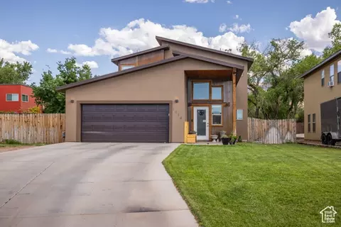 1018 S Valley View Ct, Moab, UT 84532