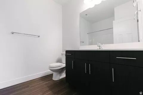 Bath - 4655 S 720 W #I303, Mapleton, UT 84664 photo 2 of 2