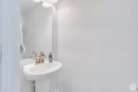 Bath - 395 E Mt Ellen St, Eagle Mountain, UT 84005 photo 1 of 6