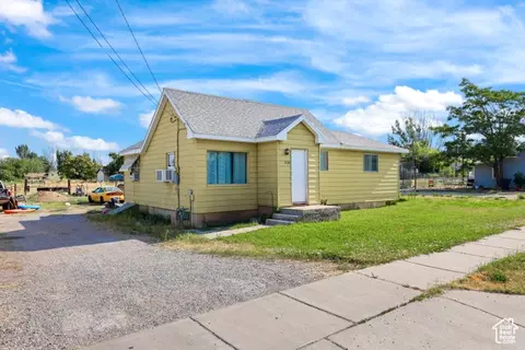 1038 W 800 N, Clinton, UT 84015