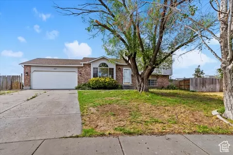 5627 W Walnut Ridge Cir, Salt Lake City, UT 84118