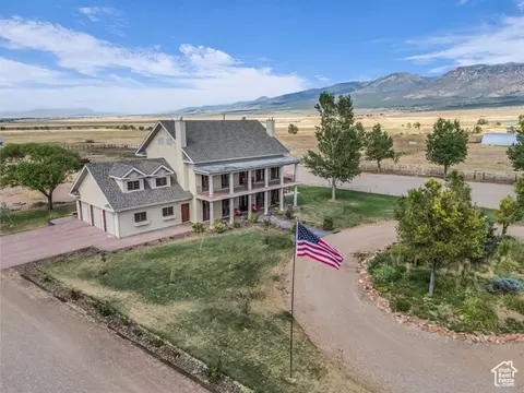 Exterior - 135 E 200 N, Kanosh, UT 84637 photo 9 of 9