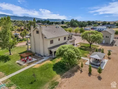 View/Area - 135 E 200 N, Kanosh, UT 84637 photo 8 of 9