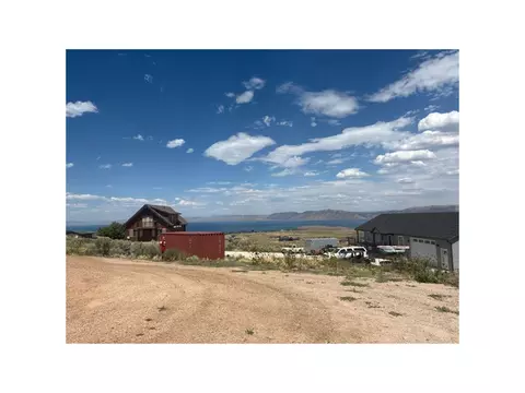 3321 S Snowshoe Cir #32, Garden City, UT 84028