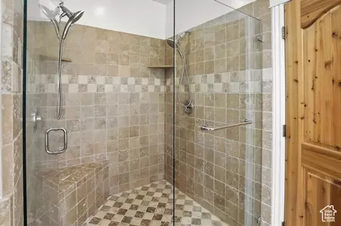 Bath - 684 E Apple Dr, Logan, UT 84321 photo 3 of 5