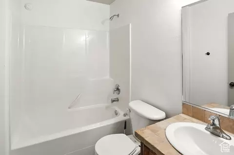 Bath - 684 E Apple Dr, Logan, UT 84321 photo 5 of 5