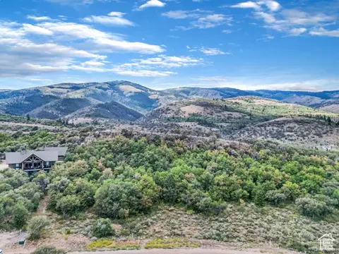 977 Cisco Run #E 31, Garden City, UT 84028