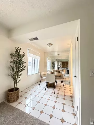 Dining - 426 E Creekside Cir #B, Murray, UT 84107 photo 1 of 3