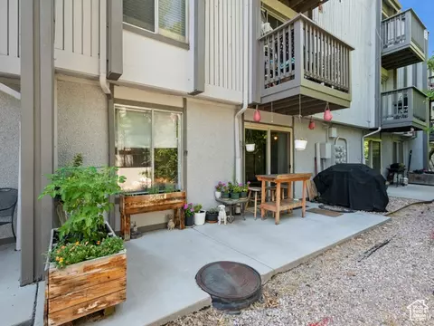 Exterior - 426 E Creekside Cir #B, Murray, UT 84107 photo 1 of 5
