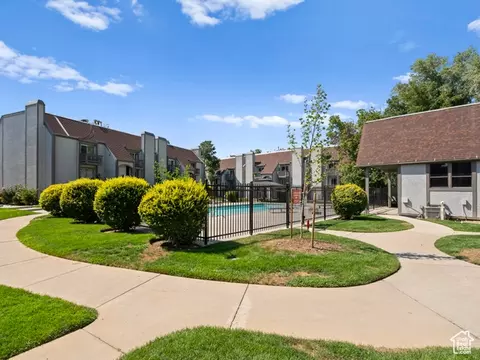 Exterior - 426 E Creekside Cir #B, Murray, UT 84107 photo 3 of 5
