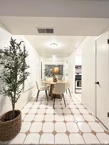 Dining - 426 E Creekside Cir #B, Murray, UT 84107 photo 3 of 3