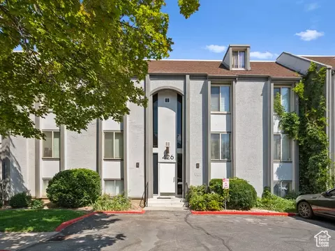 Exterior - 426 E Creekside Cir #B, Murray, UT 84107 photo 4 of 5