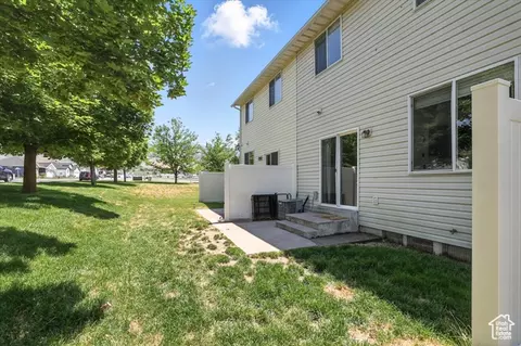 Exterior - 219 E 830 S, Smithfield, UT 84335 photo 2 of 5