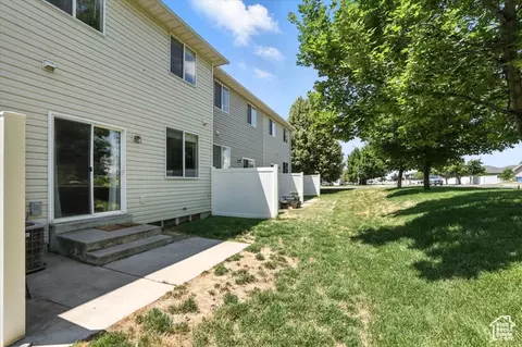 Exterior - 219 E 830 S, Smithfield, UT 84335 photo 3 of 5