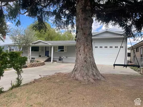 281 S 1st E, Soda Springs, ID 83276