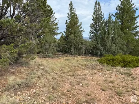 Crest Ct, Alton, UT 84710 photo 6