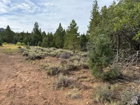 Crest Ct, Alton, UT 84710 photo 5