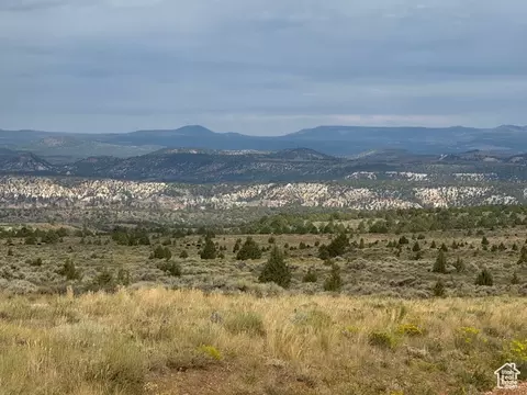 Crest Ct, Alton, UT 84710 photo 15