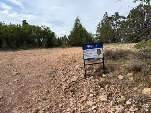 Crest Ct, Alton, UT 84710 photo 3