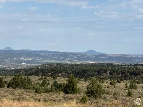 Crest Ct, Alton, UT 84710 photo 14