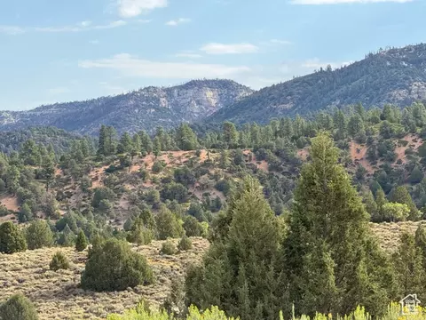 Crest Ct, Alton, UT 84710 photo 16