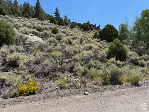 352 N Meadowlark Dr, Panguitch, UT 84759