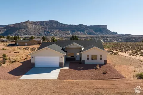 1140 S Independence Way, Big Water, UT 84741
