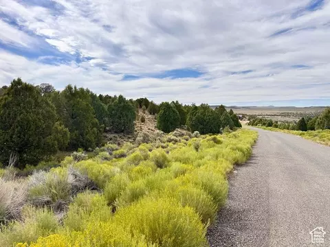 1730 Eagle Cir, Hatch, UT 84735 photo 3