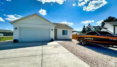 379 N Sunrise Dr, Garden City, UT 84028