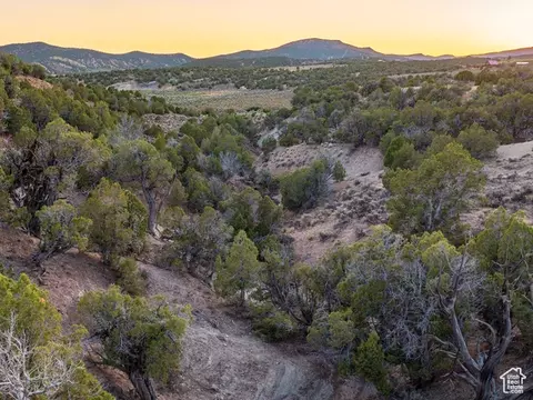 12536 E Solitude Dr, Lapoint, UT 84039 photo 7
