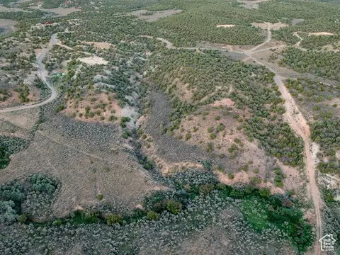 12536 E Solitude Dr, Lapoint, UT 84039 photo 8