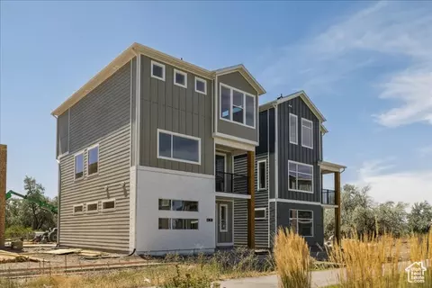 78 S 1100 W #2, Farmington, UT 84025