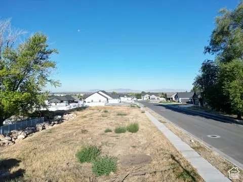 1003 W 3350 N, Pleasant View, UT 84414