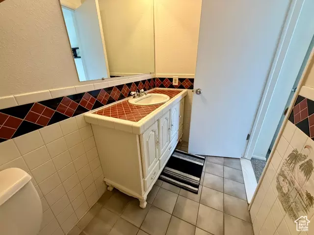 Bath - 472 E 7670 S, Midvale, UT 84047 photo 3 of 3