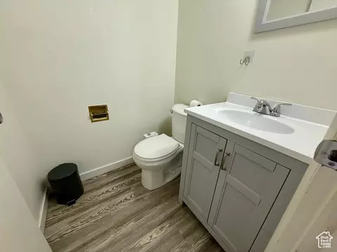 Bath - 472 E 7670 S, Midvale, UT 84047 photo 1 of 3